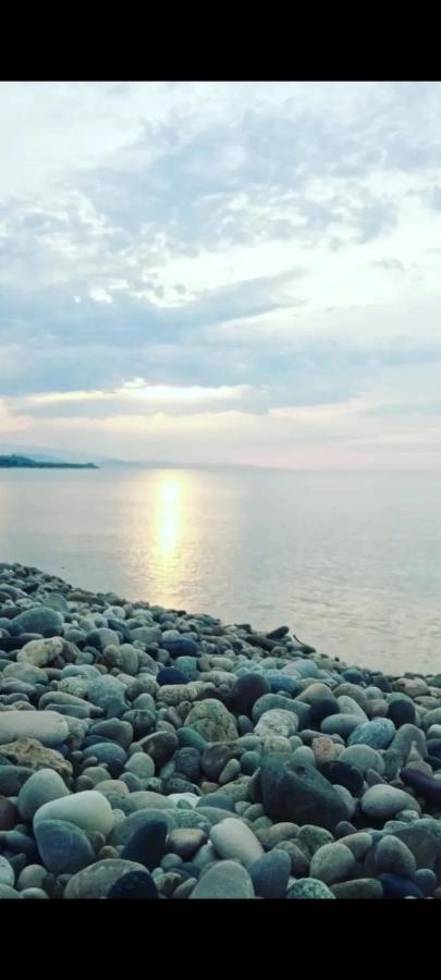 Белый Лотос Gagra Kültér fotó